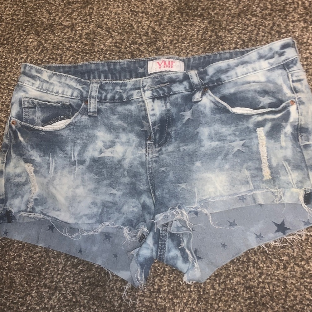 YMI SHORTS SIZE 9